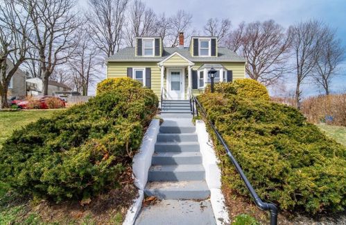 67 Morton Rd, Waterbury, CT 06705 exterior
