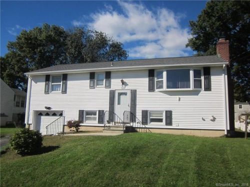 9 Macintosh Rd, Norwalk, CT 06851 exterior