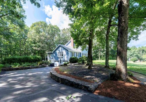 6 Faith Rd, Windham, NH 03087 exterior