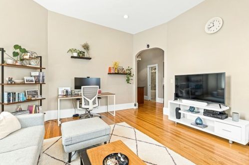 271 Dartmouth St, Roxbury-Xing, MA 02116 exterior
