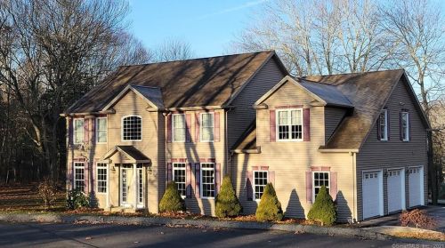 32 Spencer Hollow Rd, Norwich, CT 06351 exterior