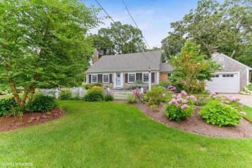 9 Setucket Rd, Yarmouth, MA 02675 exterior