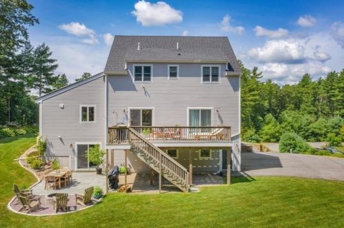 4 Godfrey Cir, Carver, MA 02330 exterior