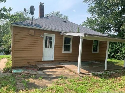 26 Macauley Ave, Waterbury, CT 06705 exterior