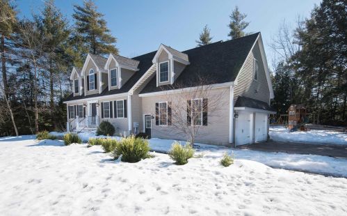 70 Thunder Rd, Fremont, NH 03044 exterior