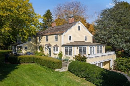 151 Oakland St, Wellesley, MA 02481 exterior