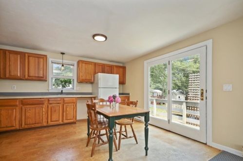 34 Amos Rd, Yarmouth, MA 02673 exterior