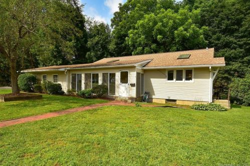 9 Gordon Ln, Enfield, CT 06082 exterior