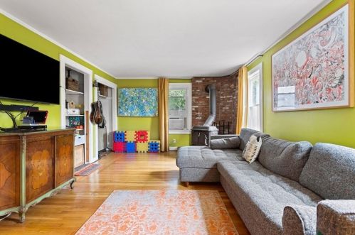 7 Ord Street Ct, Salem, MA 01970 exterior