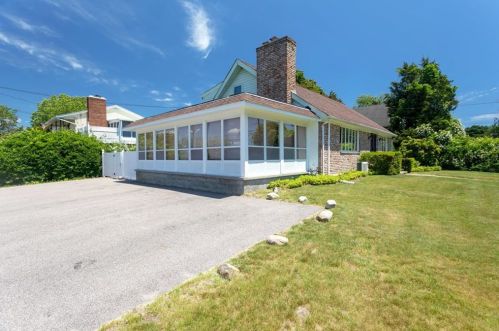 7 Palm Beach Ave, South Kingstown, RI 02882 exterior