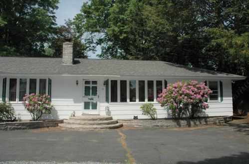 52 Wheeler Ave, Salem, NH 03079 exterior