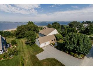 19 Sigourney Rd, Portsmouth, RI 02871 exterior