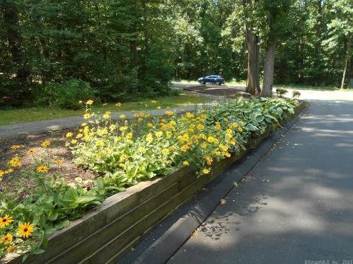 12 Rising Trail Dr, Middletown, CT 06457 exterior