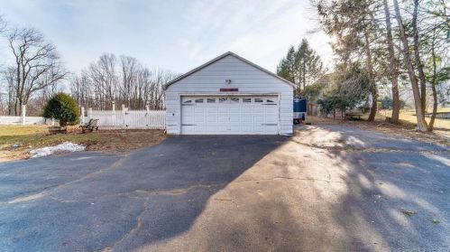 271 Saybrook Rd, Higganum, CT 06441 exterior