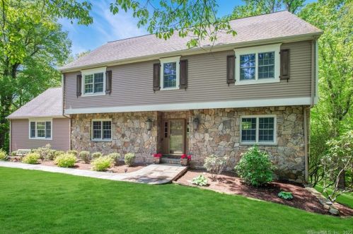 50 Old Wagon Rd, Ridgefield, CT 06877 exterior