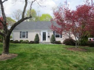 19 Gwendolyn Dr, Bridgeport, CT 06611 exterior