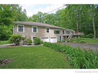 201 Great Hill Pond Rd, Portland, CT 06480 exterior
