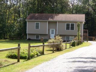 95 Ila Ln, Hog Island, VT 05488 exterior
