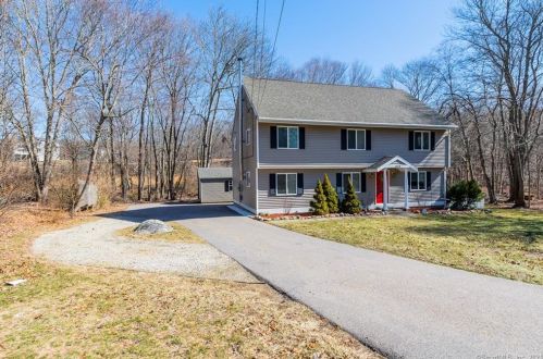 513 Boston Post Rd, Waterford, CT 06385 exterior