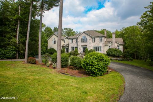 89 Dunmore Ct, Lenox, MA 01240 exterior