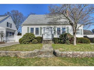 53 Thatcher St, East Providence, RI 02916 exterior