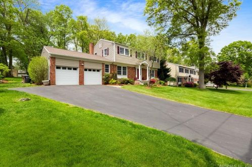 158 Skyview Dr, Stamford, CT 06902 exterior