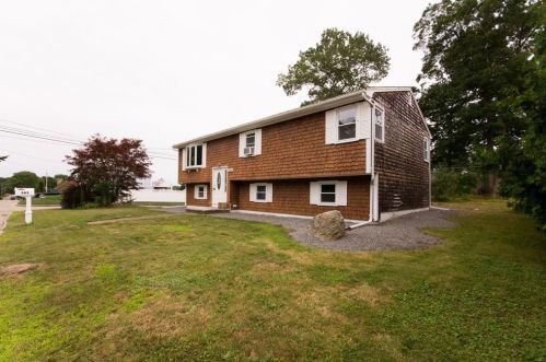 383 Nichols St, Fall River, MA 02720 exterior