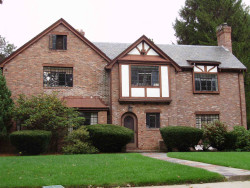 102 Gordon Rd, Newton, MA 02468 exterior