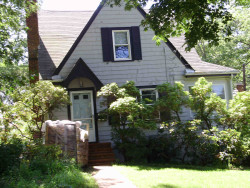 1297 Walnut St, Newton, MA 02461 exterior