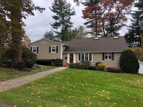 5 Doncaster Rd, Lynnfield, MA 01940 exterior