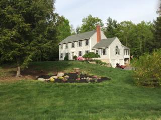 162 Meadow Fox Ln, Chester, NH 03036 exterior