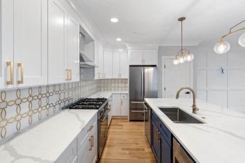 30 Dighton St, Roxbury-Xing, MA 02135 exterior