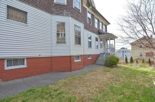 20 Stoneland Rd, Worcester, MA 01603 exterior