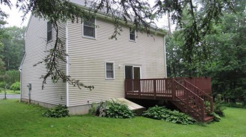 81 Tall Tree Ln, Torrington, CT 06790 exterior