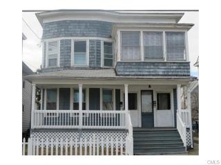 81 Pixlee Pl, Bridgeport, CT 06610 exterior