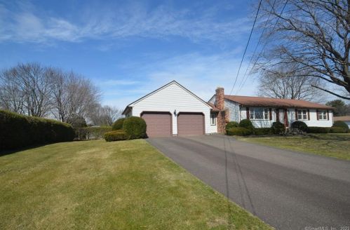 26 Stevens St, Windsor-Locks, CT 06096 exterior
