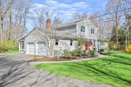 18 Old Lantern Dr, Wilton, CT 06897 exterior