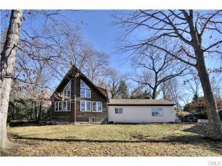 20 Splitrock Rd, Norwalk, CT 06854 exterior