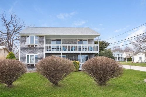 1 Camden Rd, South Kingstown, RI 02882 exterior