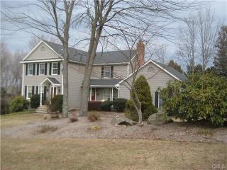 32 Summer View Dr, Upper Stepney, CT 06468 exterior