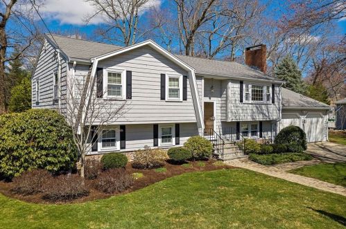 33 Springvale Cir, Weymouth, MA 02188 exterior