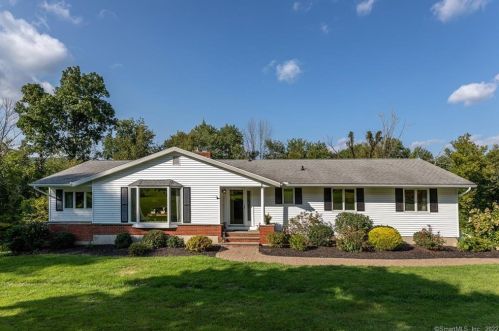 10 Cloverleaf Dr, Danbury, CT 06812 exterior