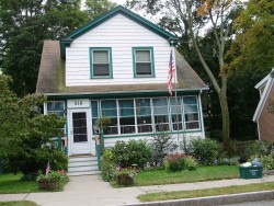 516 Auburn St, Newton, MA 02466 exterior