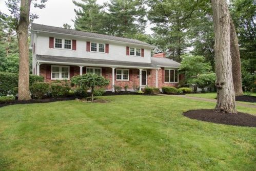 8 Cortland Ln, South-Lynnfield, MA 01940 exterior