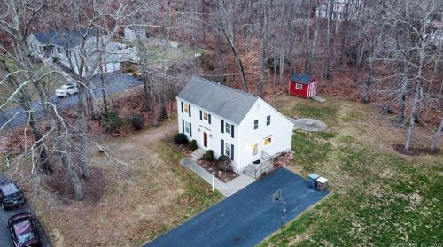 1 Red Fox Rd, East Lyme, CT 06333 exterior