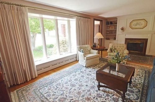 410 Forest Hills Rd, Springfield, MA 01128 exterior