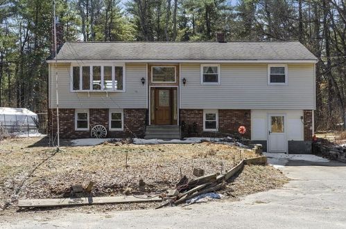 144 Main St, Townsend, MA 01469 exterior