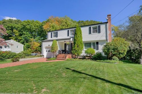 95 Valley Rd, Groton, CT 06340 exterior