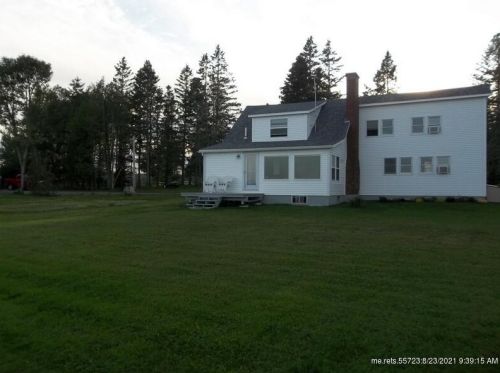 66 Robins St, Robbinston, ME 04671 exterior