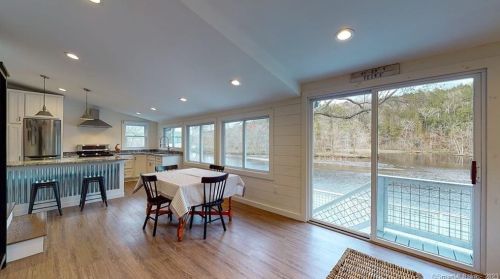 74 Cove Rd, East-Hampton, CT 06424 exterior